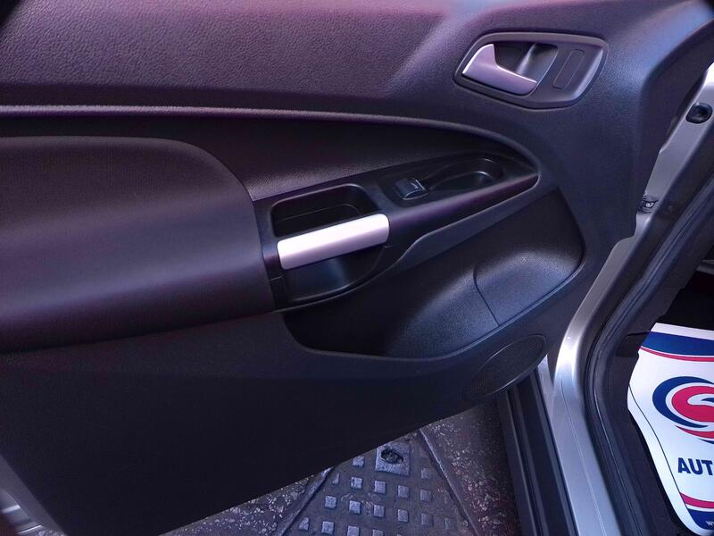 FORD GRAND TOURNEO CONNECT
