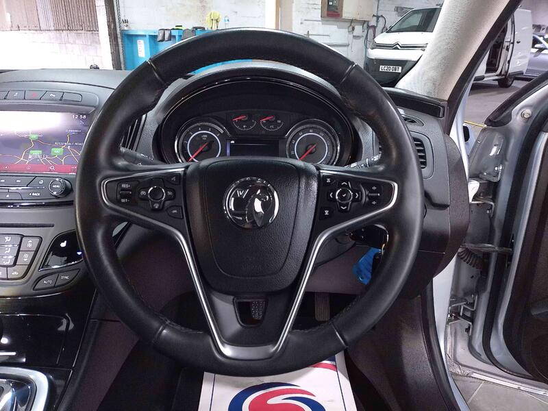 VAUXHALL INSIGNIA