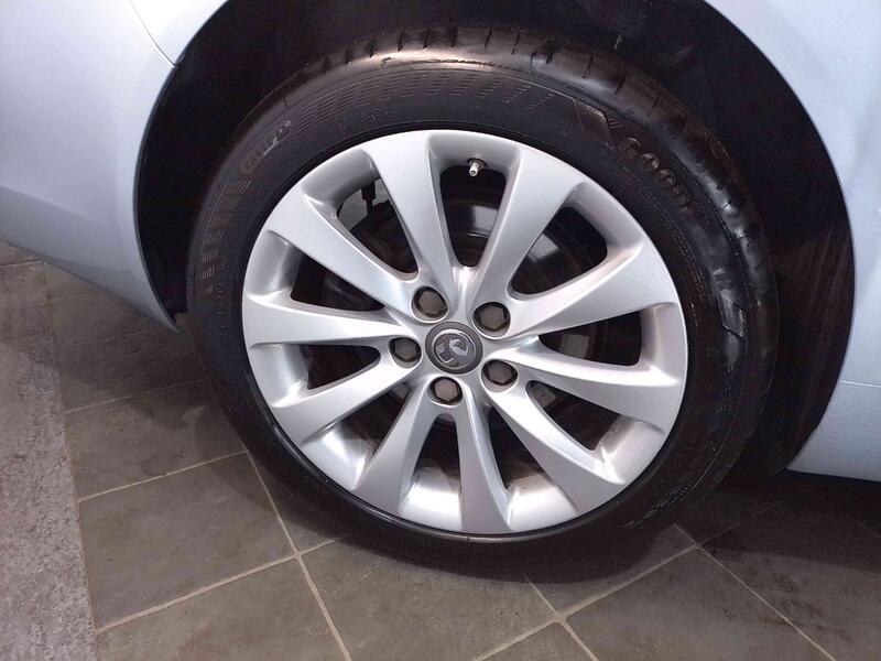 VAUXHALL INSIGNIA