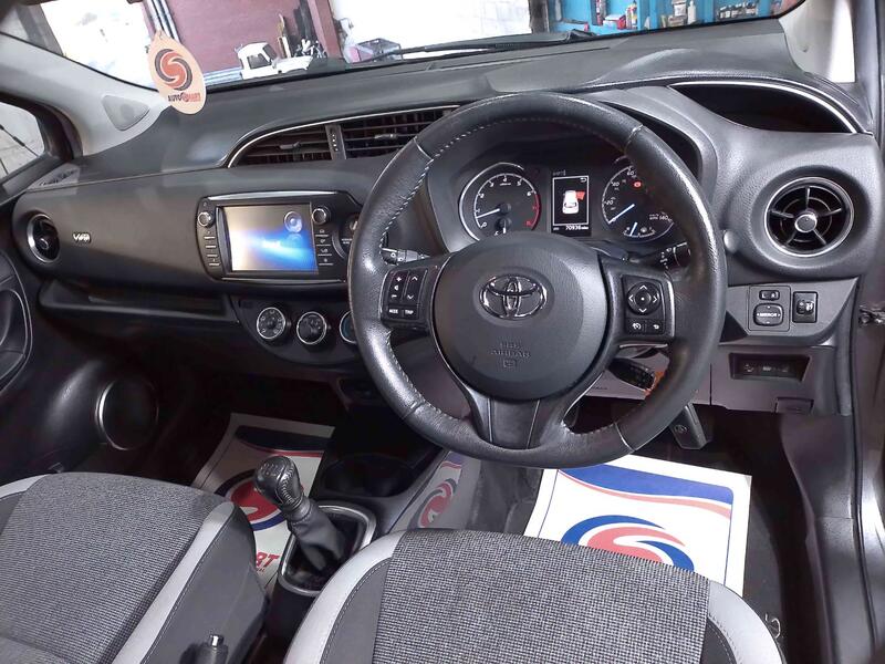 TOYOTA YARIS