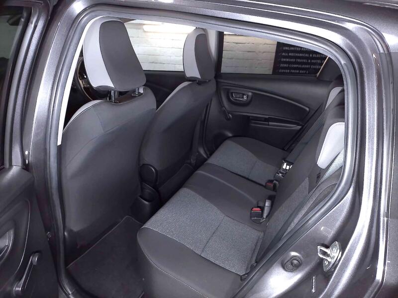 TOYOTA YARIS
