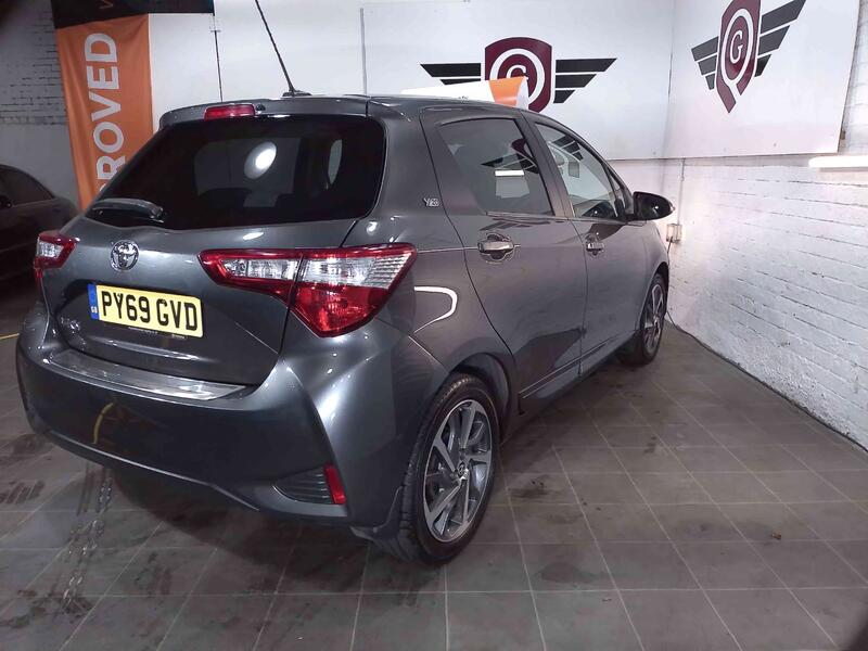 TOYOTA YARIS