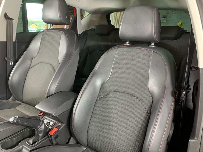 SEAT LEON
