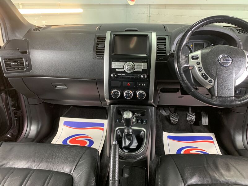 NISSAN X-TRAIL