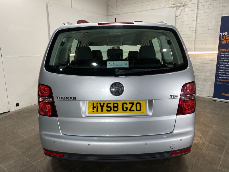VOLKSWAGEN TOURAN