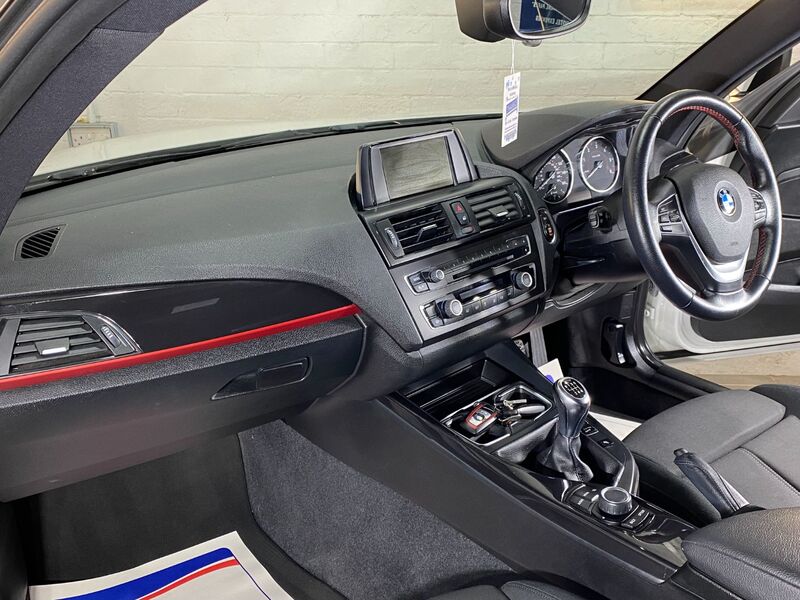 BMW 1 SERIES