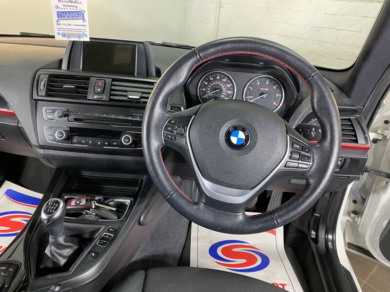 BMW 1 SERIES
