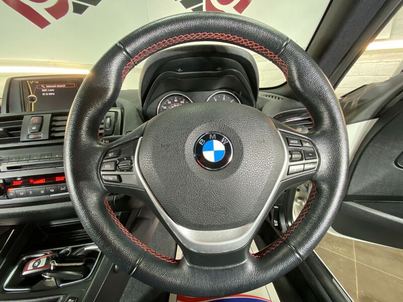 BMW 1 SERIES