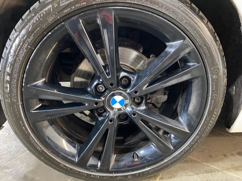 BMW 1 SERIES