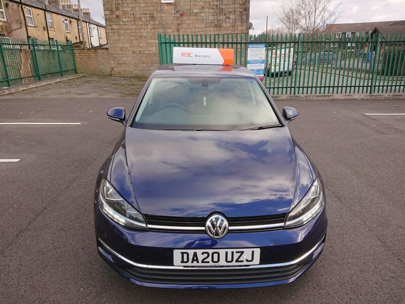 View VOLKSWAGEN GOLF 1.6 TDI Match