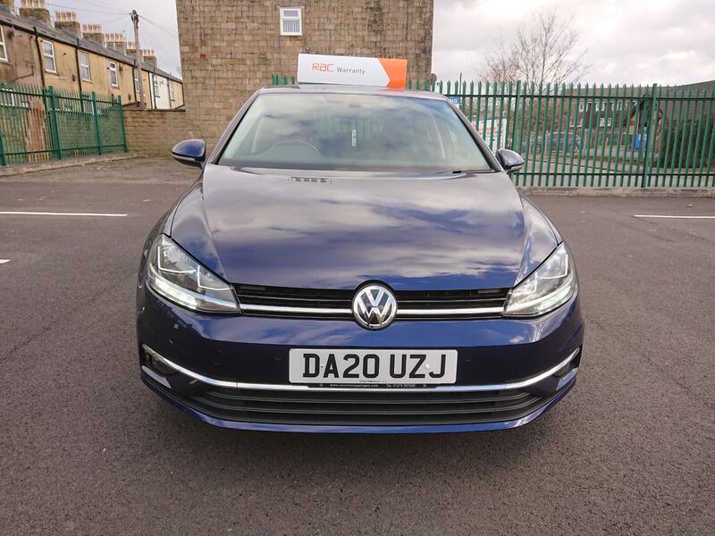 View VOLKSWAGEN GOLF 1.6 TDI Match